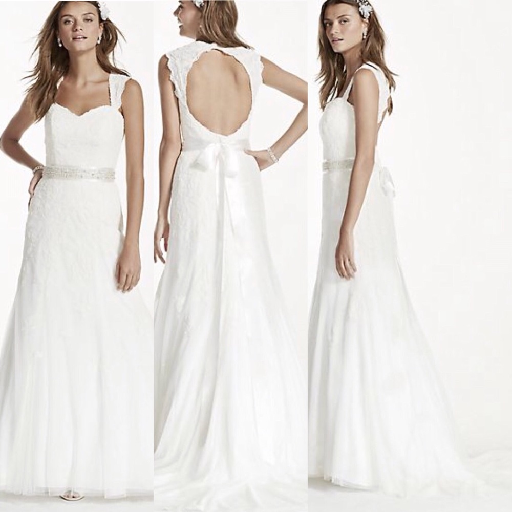 David’s Bridal Cap Sleeve Keyhole Lace Wedding, ivory